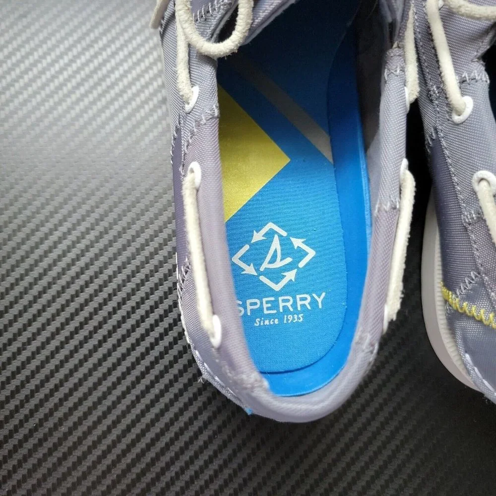 NWOT Sperry Boys/Kids Gray/Blue Boat Shoes / Loafers Size 5M Style 61394